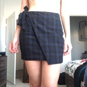 Plaid mini skirt with tie waist